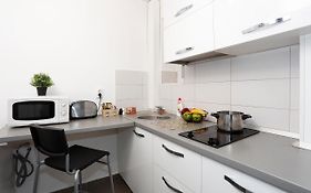 Central Apartment Very Close To Old City